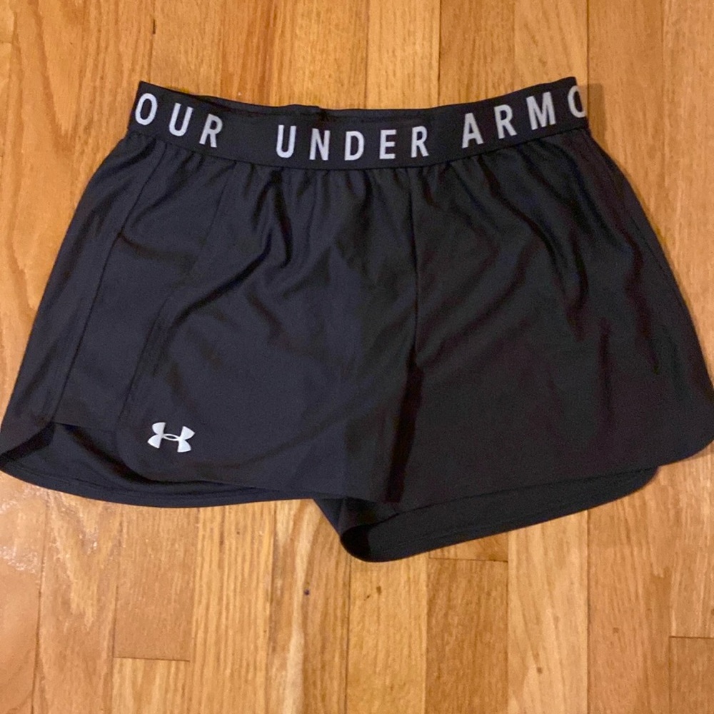 Under Armour shorts. Dark gray medium. Good condition. - Picture 1 of 4